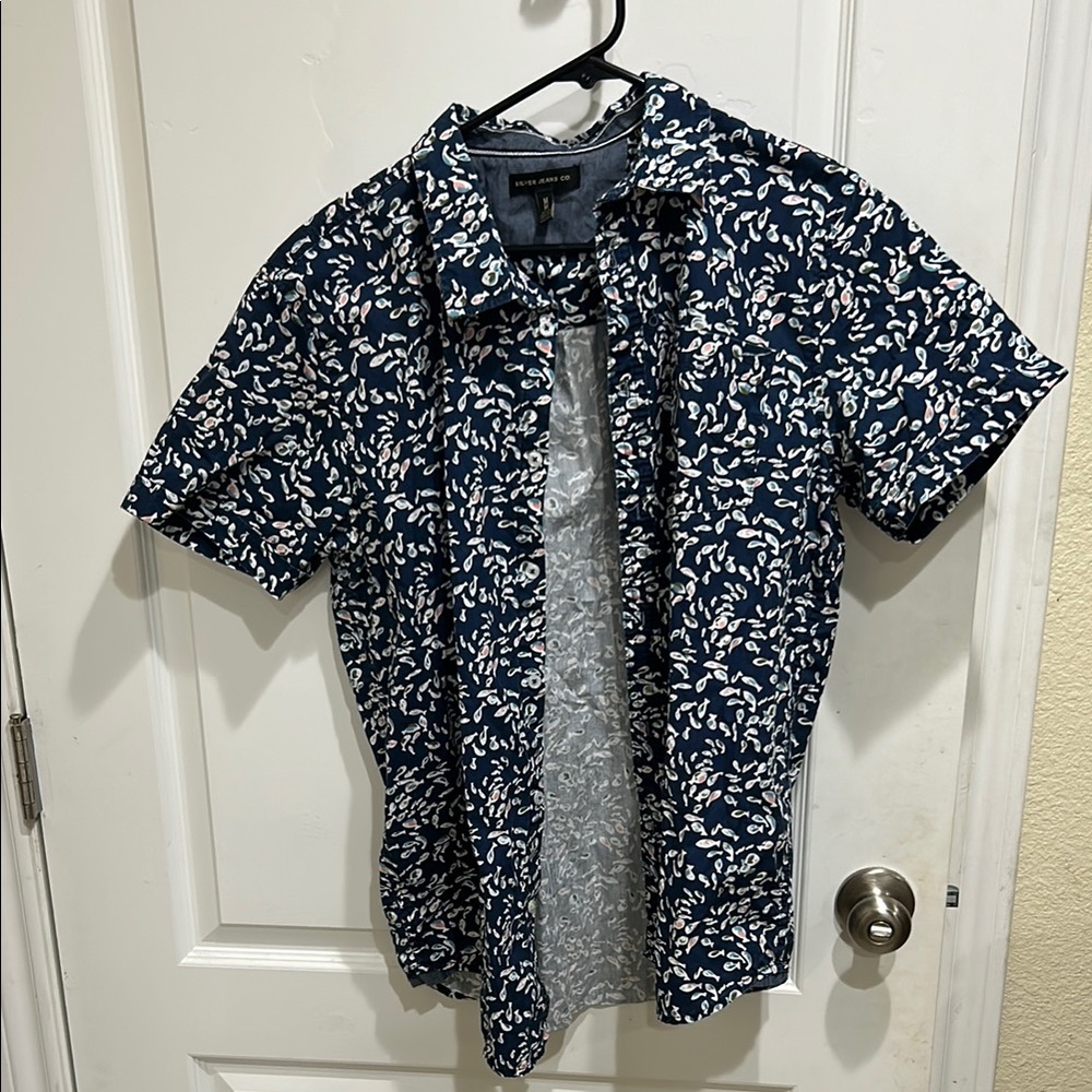 Silver jeans co. Button down shirt M